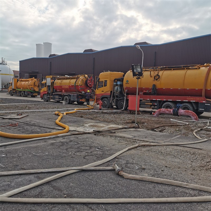 塘厦镇污水池清理